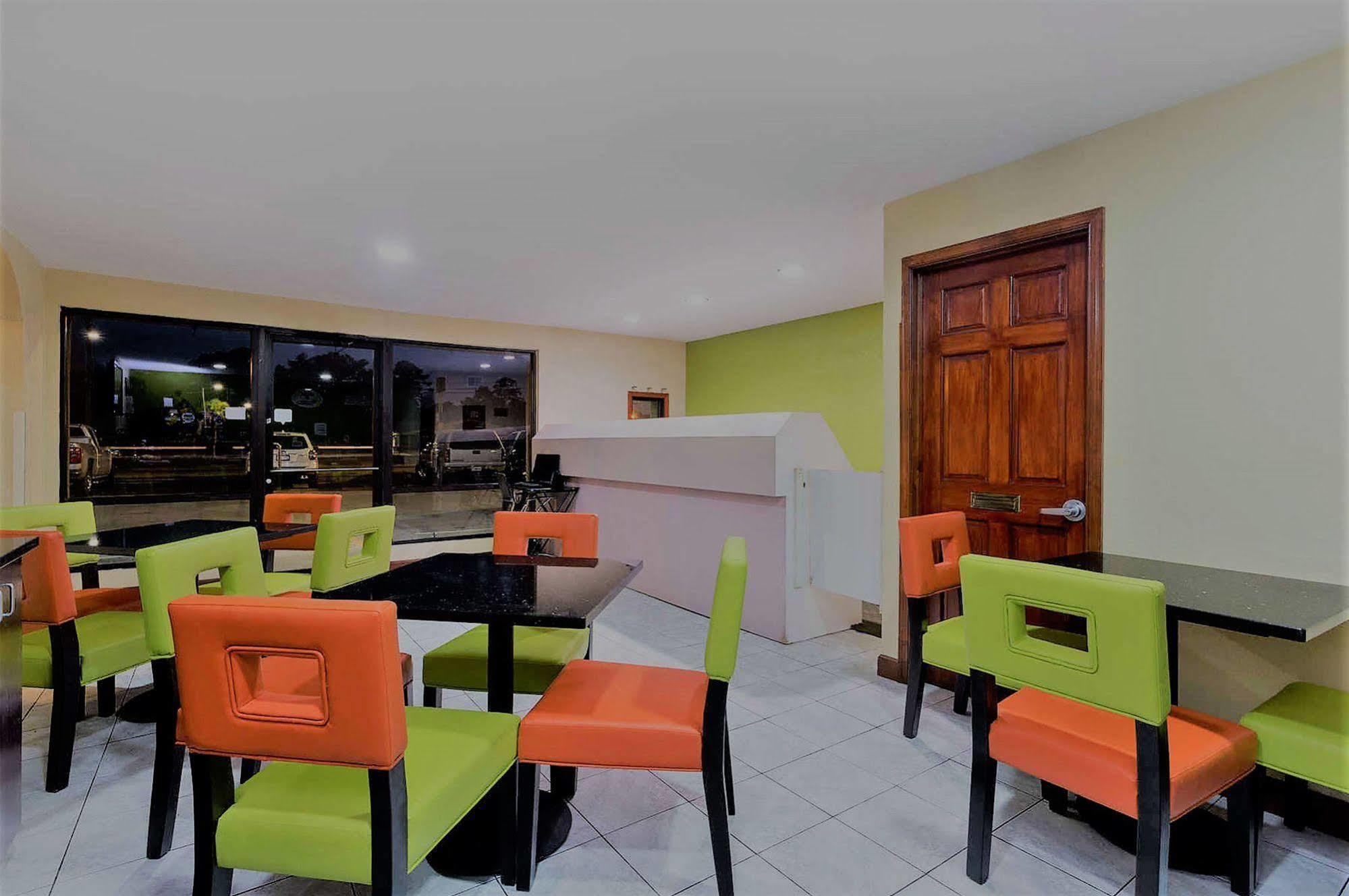 Super 8 By Wyndham Brunswick/st Simons Island Area Brunswick