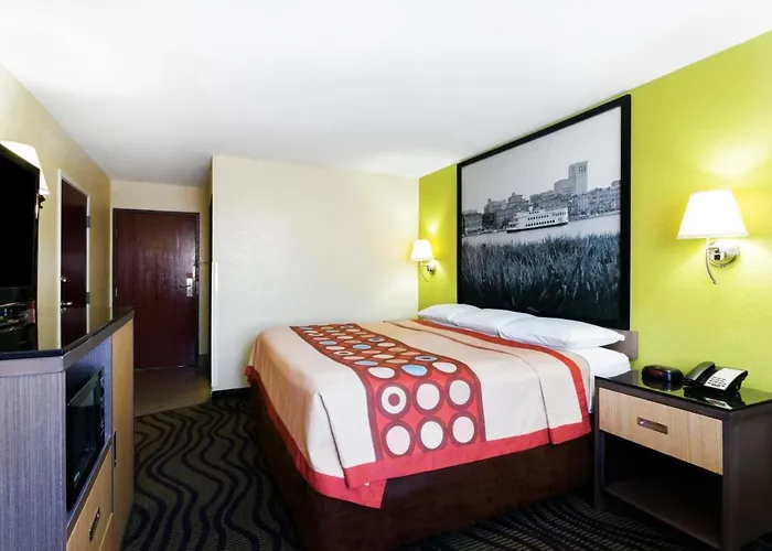 Super 8 by Wyndham Brunswick/St Simons Island Area