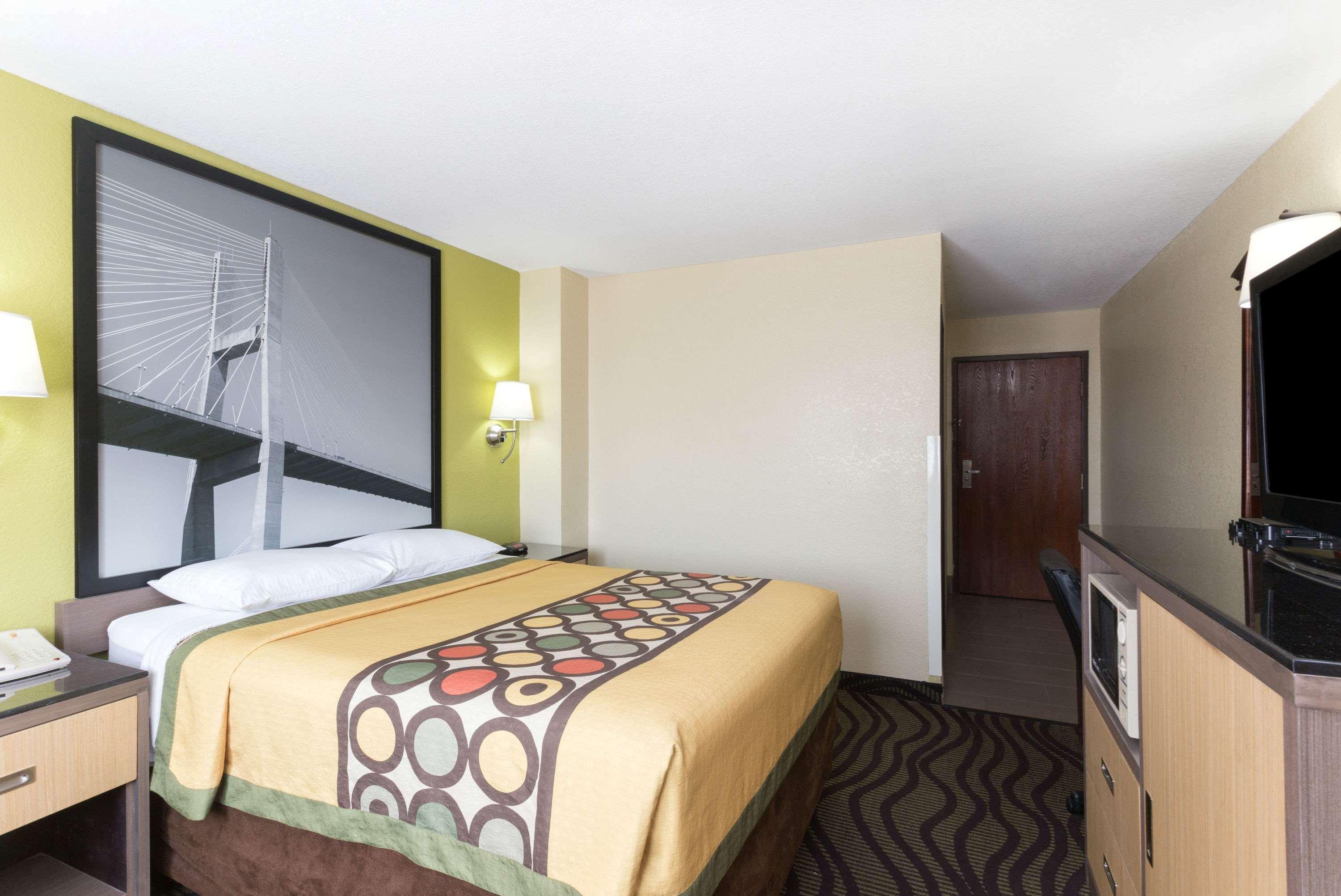 Super 8 By Wyndham Brunswick/st Simons Island Area 2*